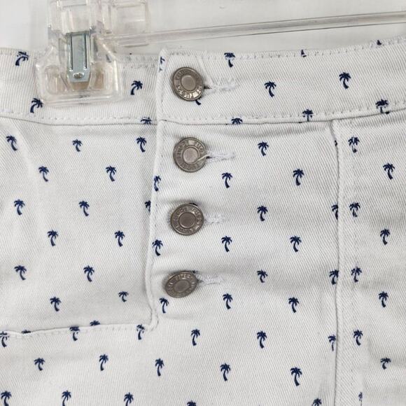 RUE21 White Palm Tree Print Shorts Womens Size 3/4 Summer Beach - Picture 4 of 8